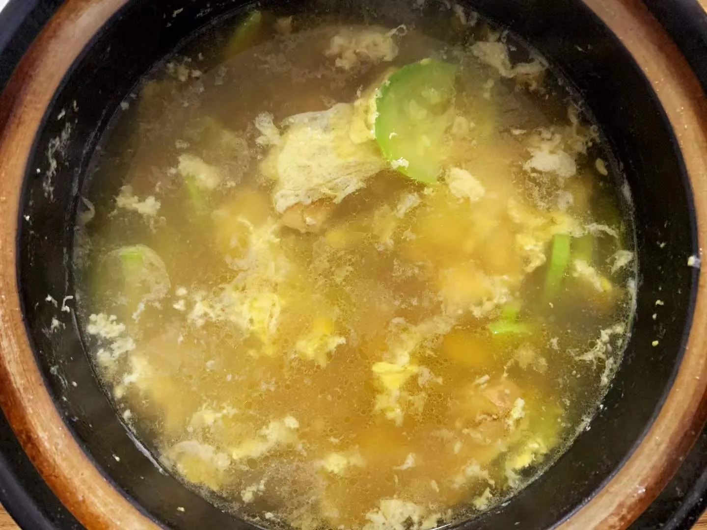 烹饪:丝瓜鸡蛋砂锅汤