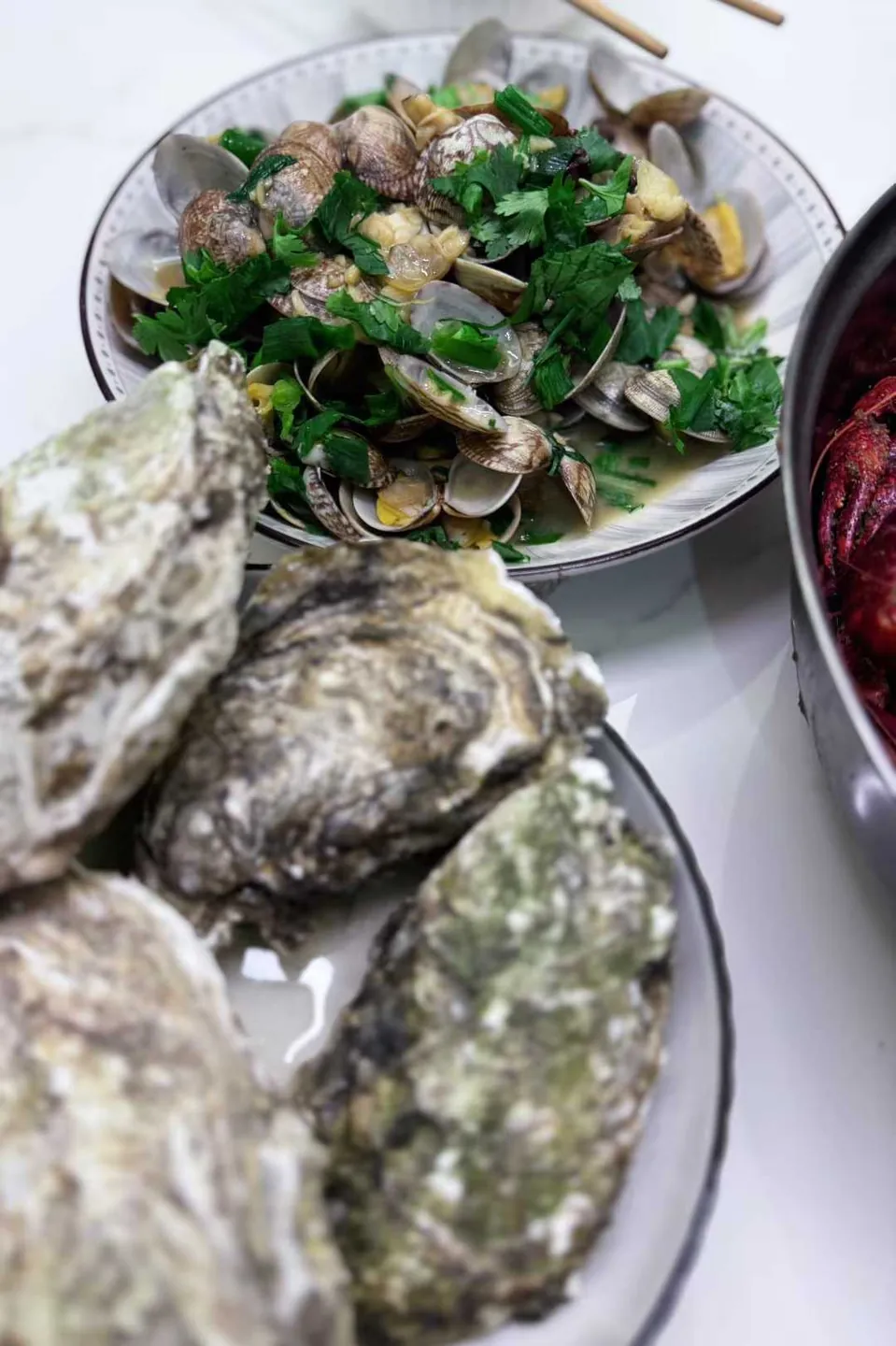 烹饪:清蒸生蚝 香菜炒花蛤