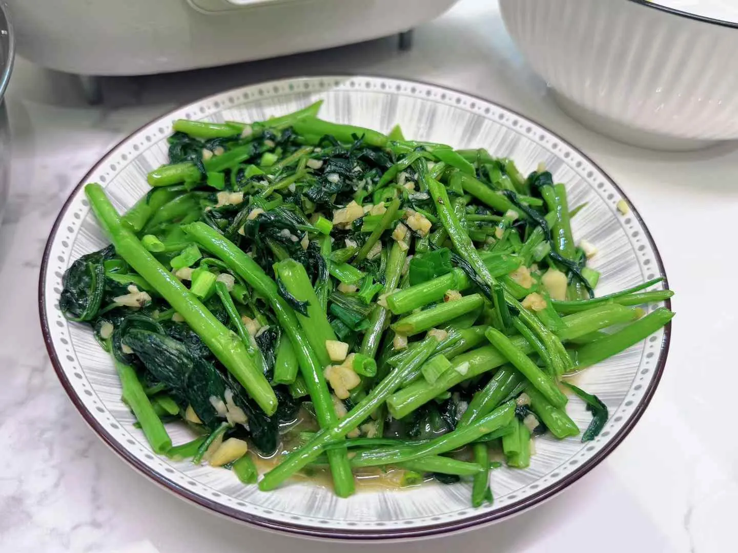 烹饪:蒜蓉空心菜