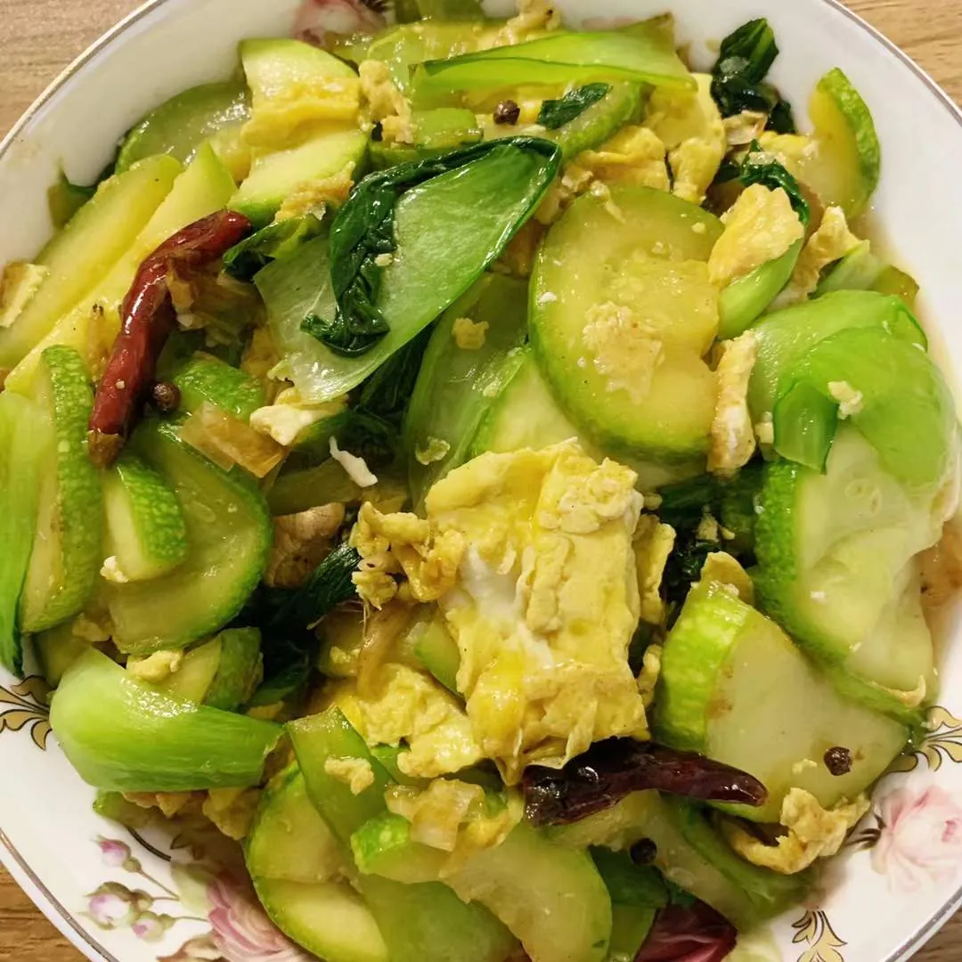 烹饪:西葫芦炒鸡蛋