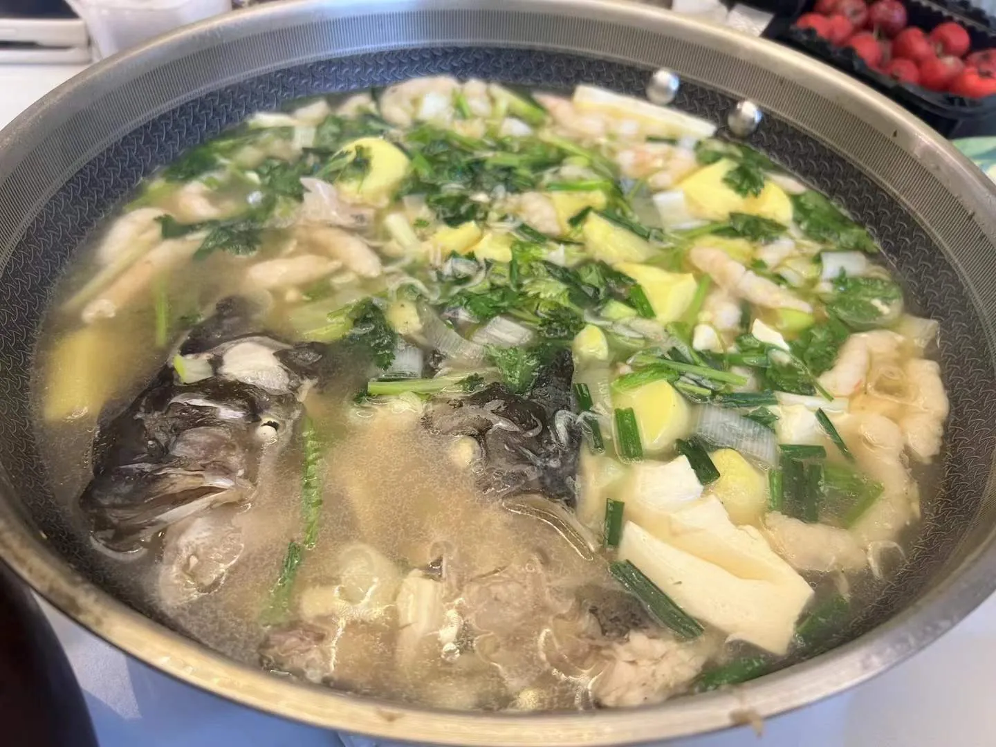 烹饪:鱼头豆腐一锅炖
